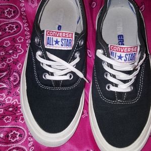 Converse Tennis shoes. Women's size 5.5 Mens size